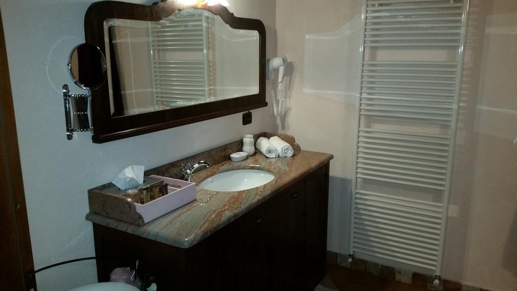 Villa Laura B&B Fossano Szoba fotó